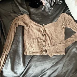 Off the shoulder crop